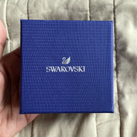 Angelic stud earrings - Picture 5 of 7